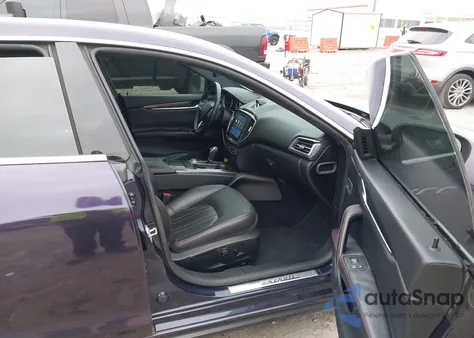 2018 Maserati Ghibli из США, поврежденный, VIN ZAM57XSA0J1275908